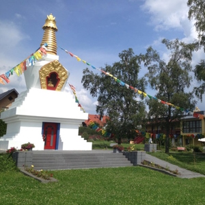 Stupa im Kamalashila Institut